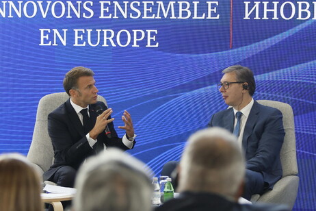 Macron: "L'Europa investa di più nell'intelligenza artificiale"