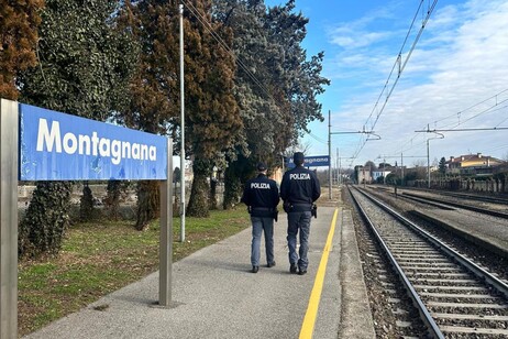 Catena da bici sulla linea dei treni in Veneto, indagini