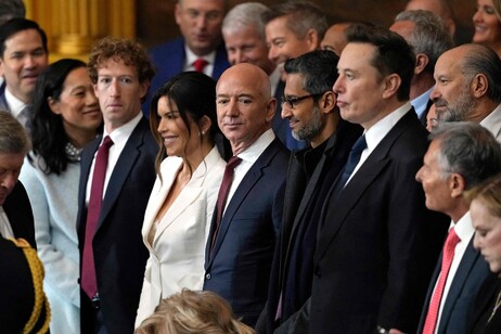 Giuramento Donald Trmp, Bezos, Musk, Sanchez e Pichai a Capitol Hill