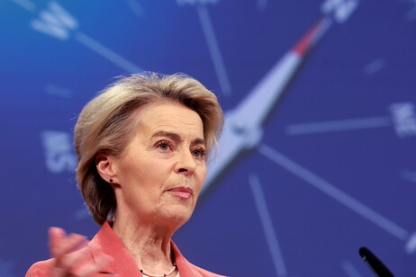 Von der Leyen, 'il 5 marzo il piano industriale per l'auto'