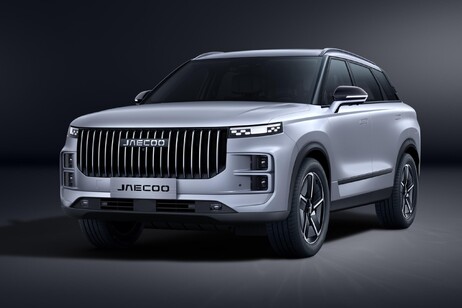 Debutta in Italia il suv Jaecoo 7 Super Hybrid