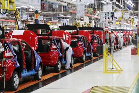 Brasile, approvato finanziamento da 38 milioni a Stellantis
