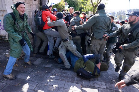 Scontri a Gerusalemme, protesta su capo Shin Bet licenziatoT