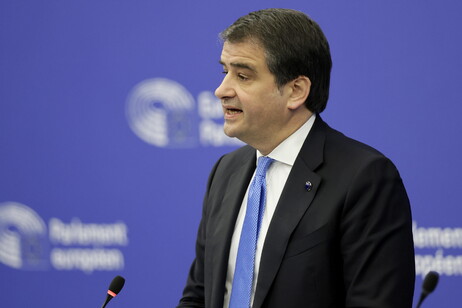 Fitto: "Molto soddisfatto del voto per la procedura d'urgenza sulla coesione"