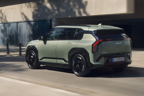 Kia EV3 più efficiente col nuovo sistema di frenata rigenerativa