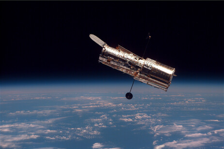 Il telescopio spaziale Hubble (fonte: NASA da Flickr CC BY 2.0)