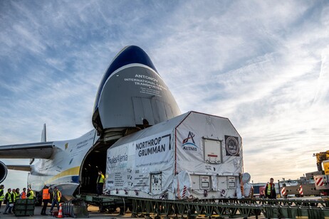 Il modulo Halo viene imbarcato, lascia l'Italia per gli Stati Uniti (fonte: Thales Alenia Space)