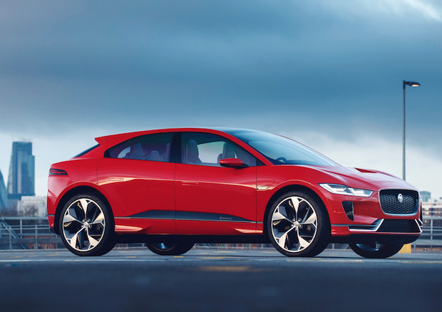 Jaguar I-Pace Concept in passerrella a Ginevra Suv elettrico © ANSA
