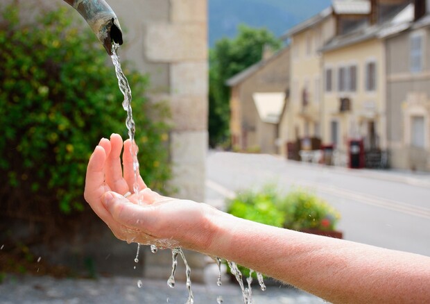 Fontanella di acqua potabile (ANSA)