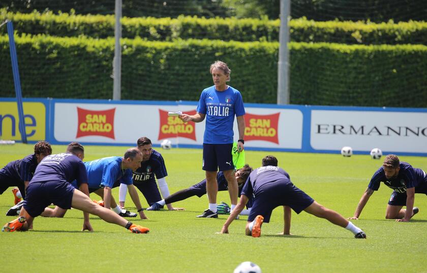 Roberto Mancini nel suo primo raduno a Coverciano, 24 maggio 2018 - RIPRODUZIONE RISERVATA