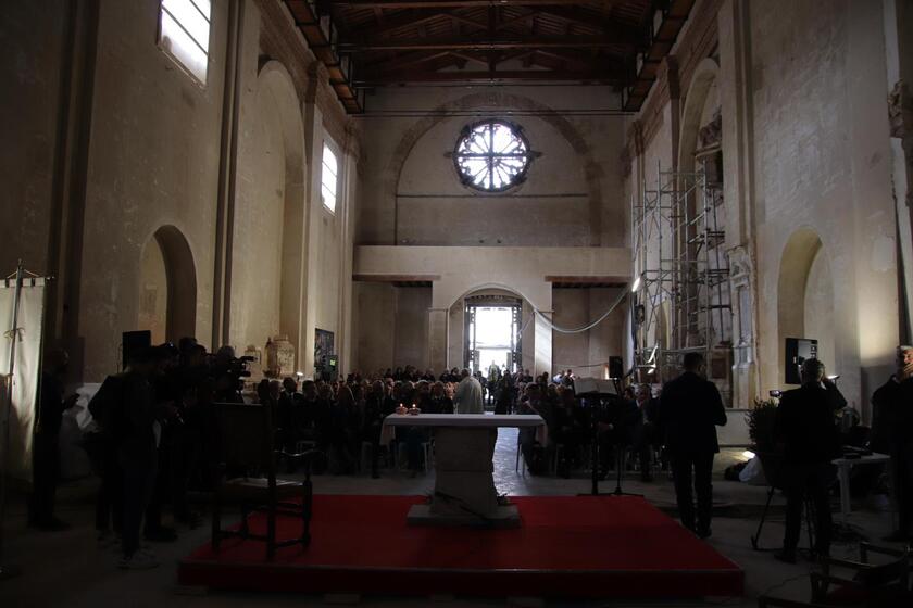 A sette anni dal sisma la messa torna nella Basilica Norcia - RIPRODUZIONE RISERVATA