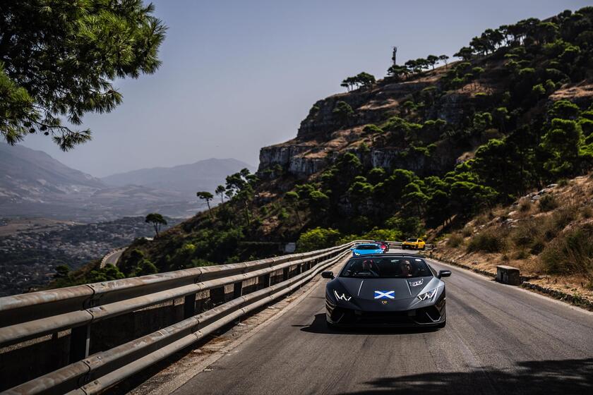 Lamborghini in Sicilia - RIPRODUZIONE RISERVATA