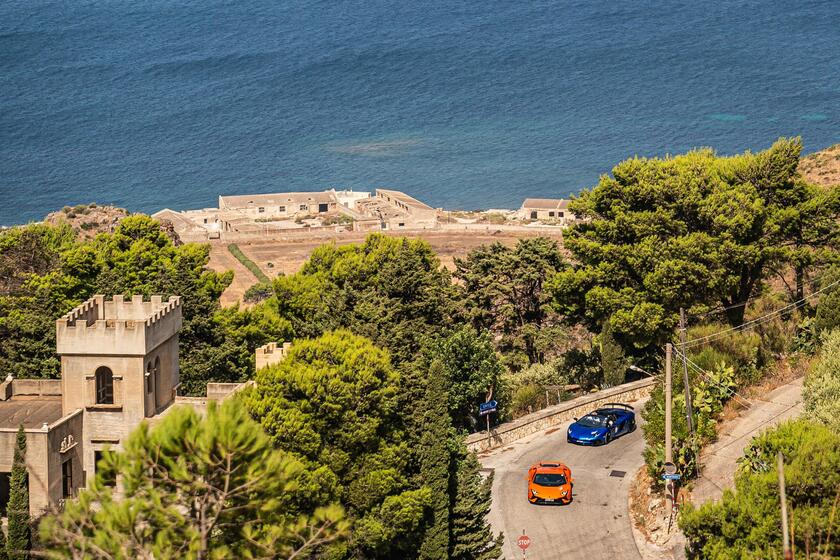 Lamborghini in Sicilia - RIPRODUZIONE RISERVATA