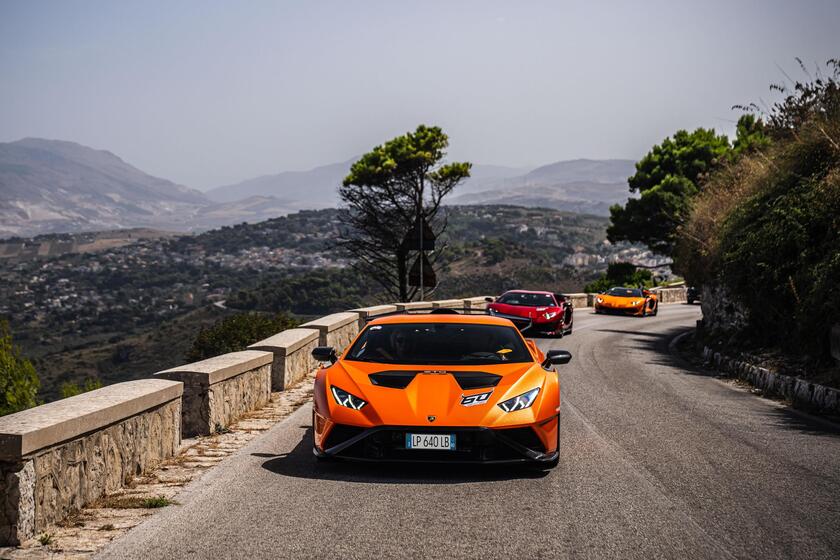 Lamborghini in Sicilia - RIPRODUZIONE RISERVATA