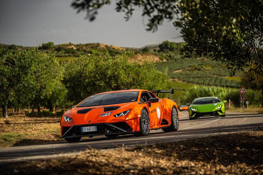 Lamborghini in Sicilia - RIPRODUZIONE RISERVATA