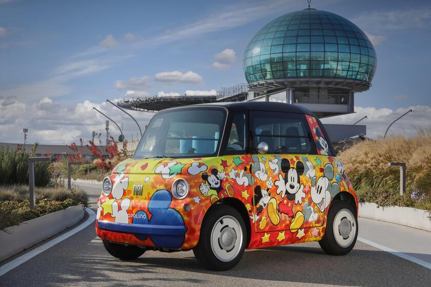 Fiat Topolino, 5 modelli unici per 100 anni di Disney e Lingotto - RIPRODUZIONE RISERVATA