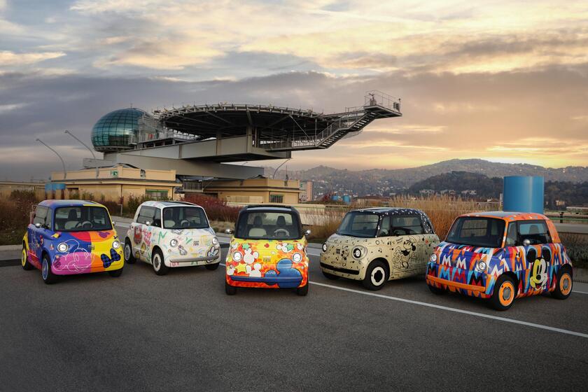 Fiat Topolino, 5 modelli unici per 100 anni di Disney e Lingotto - RIPRODUZIONE RISERVATA