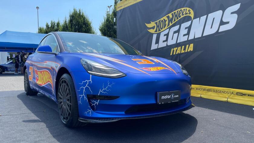 Al Mimo la Tesla Hot Wheels, Model 3 in versione giocattolo - RIPRODUZIONE RISERVATA