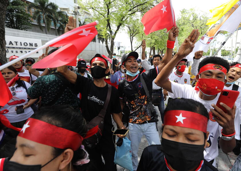 Protest against Myanmar junta in Bangkok © ANSA/EPA