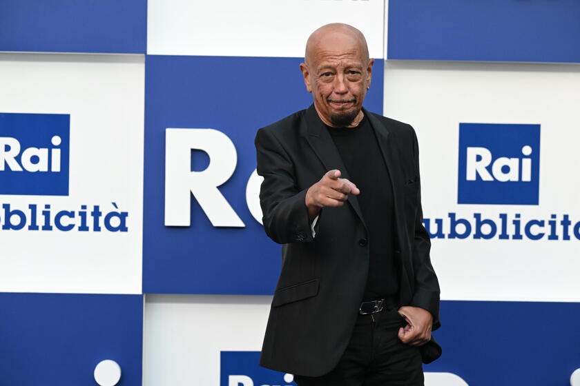 Enrico Ruggeri, 'tra musica e tv per raccontare storie'