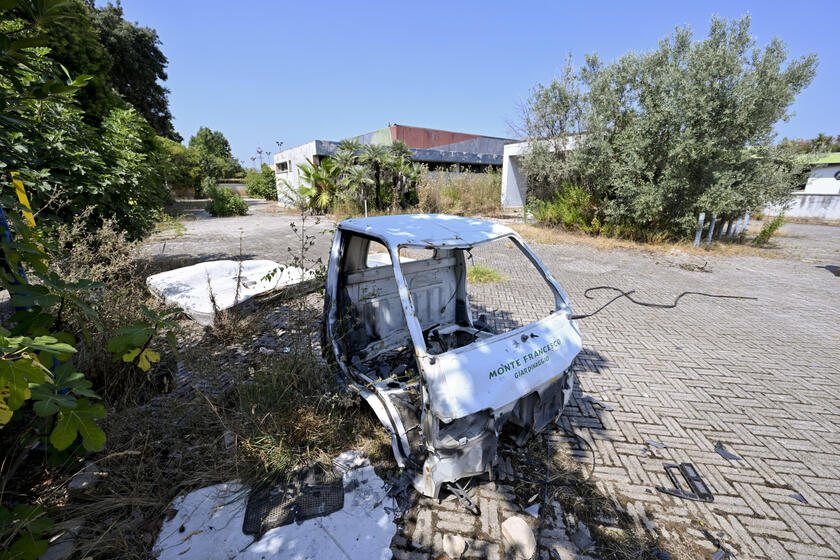 Lo sporting club in abbandono dove sarebbero avvenute le violenze a Caivano