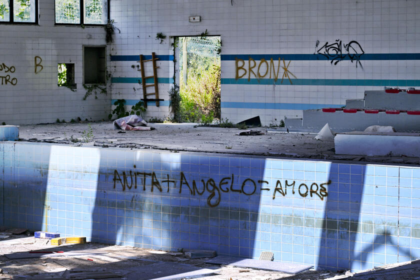 L'ex sporting club dove sarebbero avvenute le violenze a Caivano