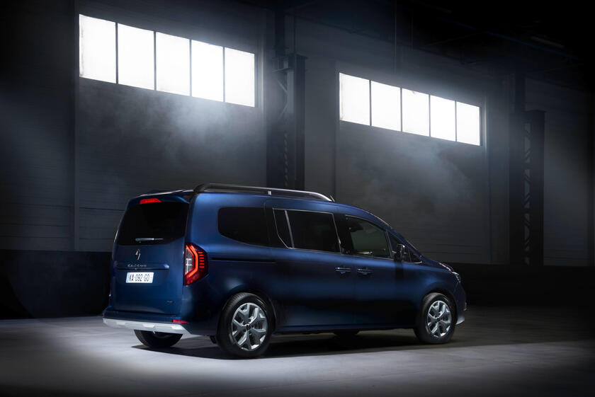 Renault Grand Kangoo - RIPRODUZIONE RISERVATA