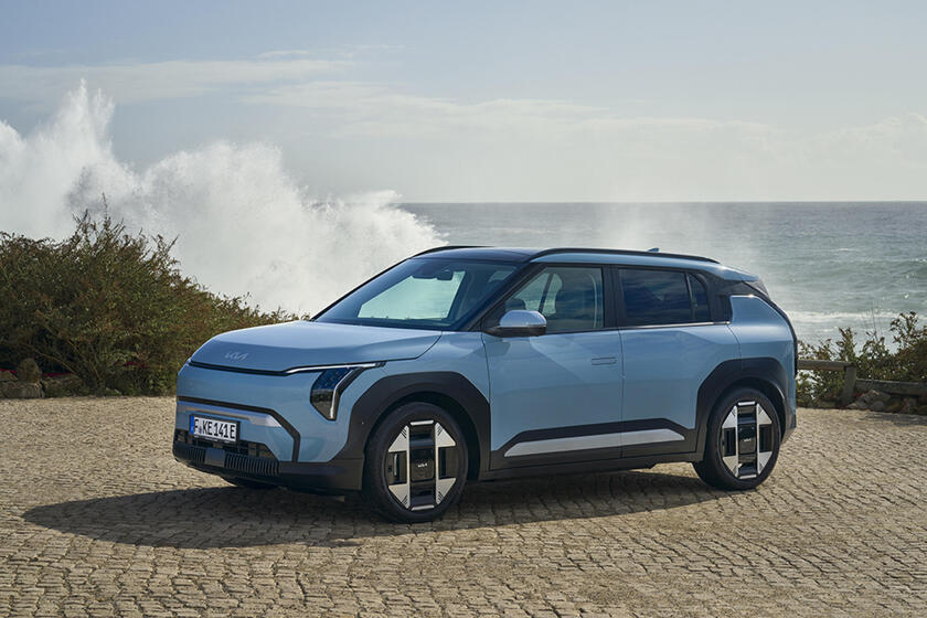 Nuovo C-suv elettrico Kia EV3