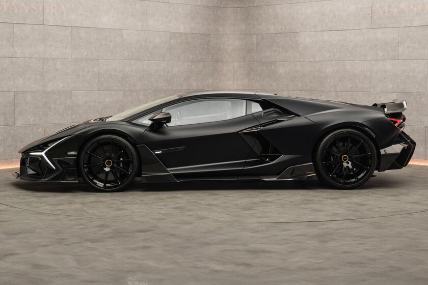 Lamborghini Revuelto sale a 1070 CV con la cura Mansory