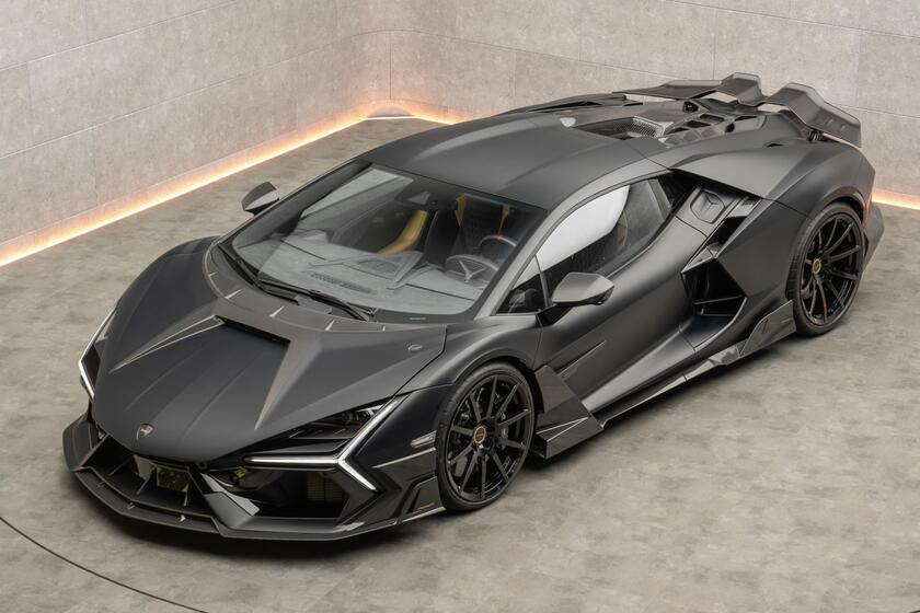 Lamborghini Revuelto sale a 1070 CV con la cura Mansory