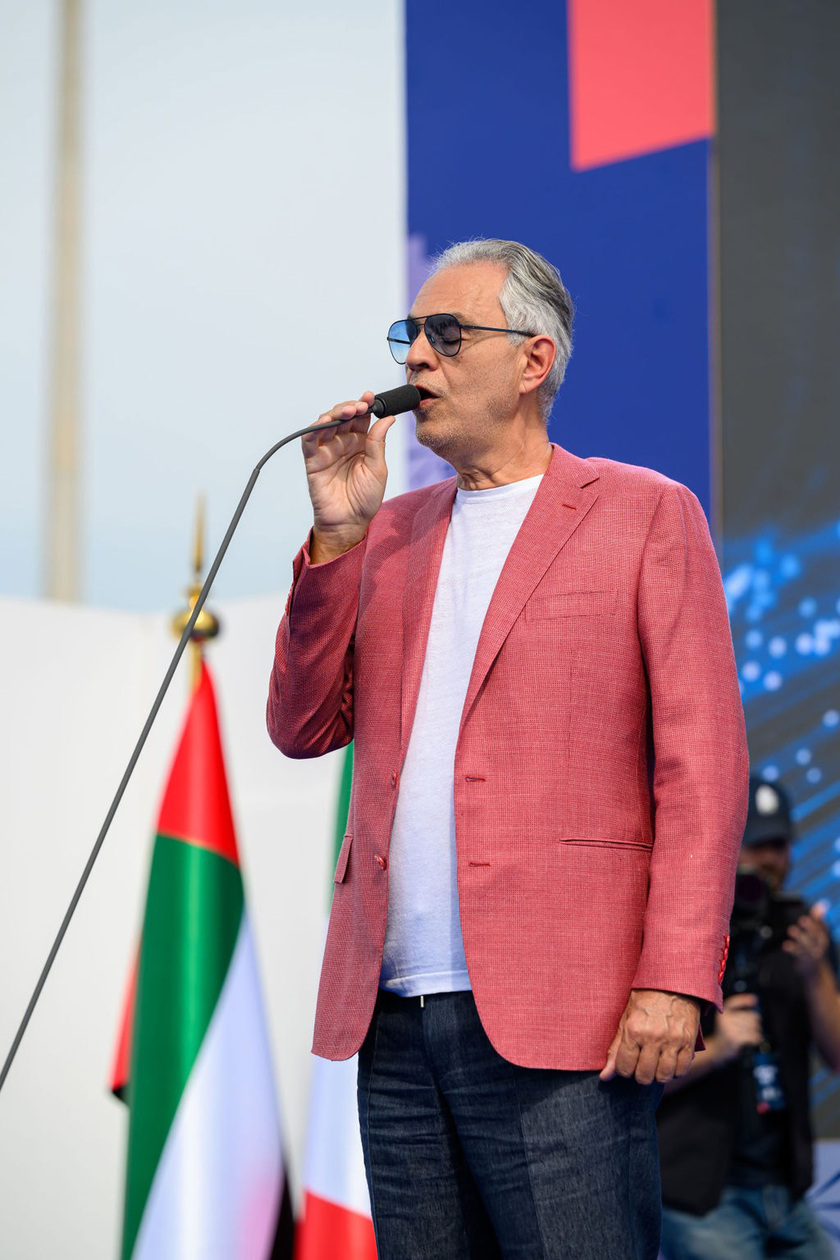 Andrea Bocelli emoziona il Villaggio Italia di Abu Dhabi