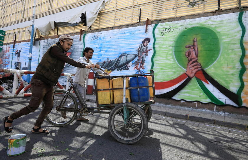 Yemeni artists show solidarity with Palestinian people through graffiti campaign in Sana 'a © ANSA/EPA