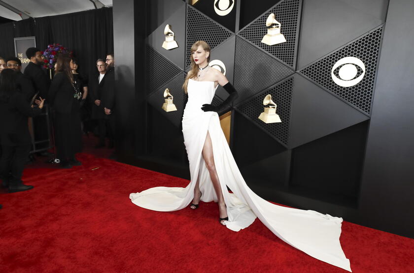Nuovo record per la Swift, album più scaricato in un giorno