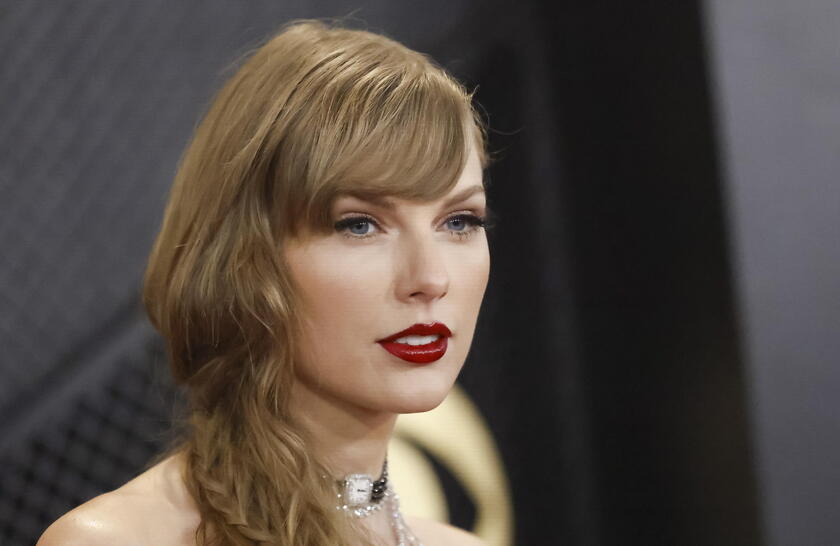 Nuovo record per la Swift, album più scaricato in un giorno