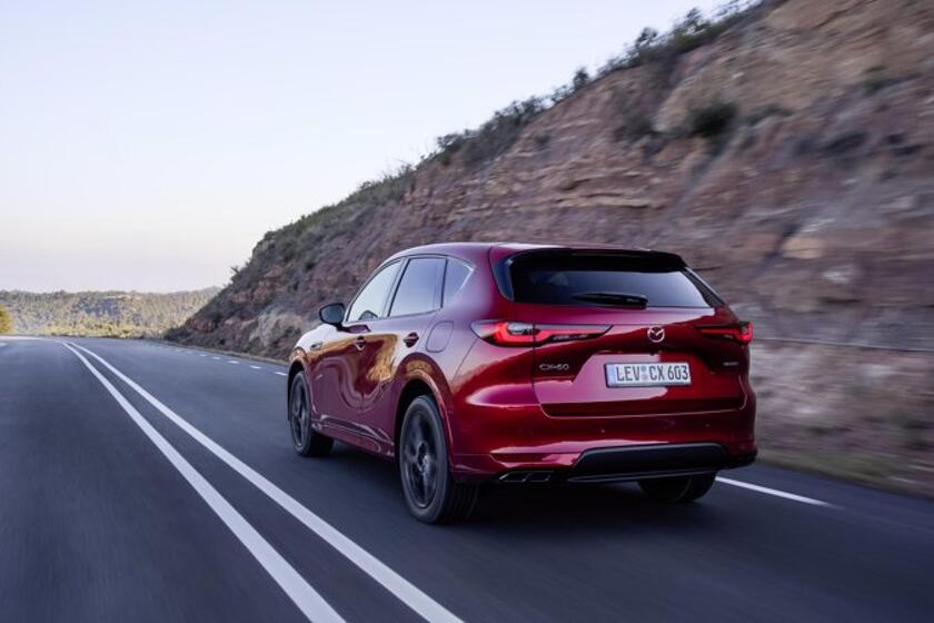 Nuova Mazda CX-60 - RIPRODUZIONE RISERVATA