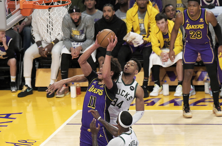 NBA - Milwaukee Bucks at Los Angeles Lakers - RIPRODUZIONE RISERVATA