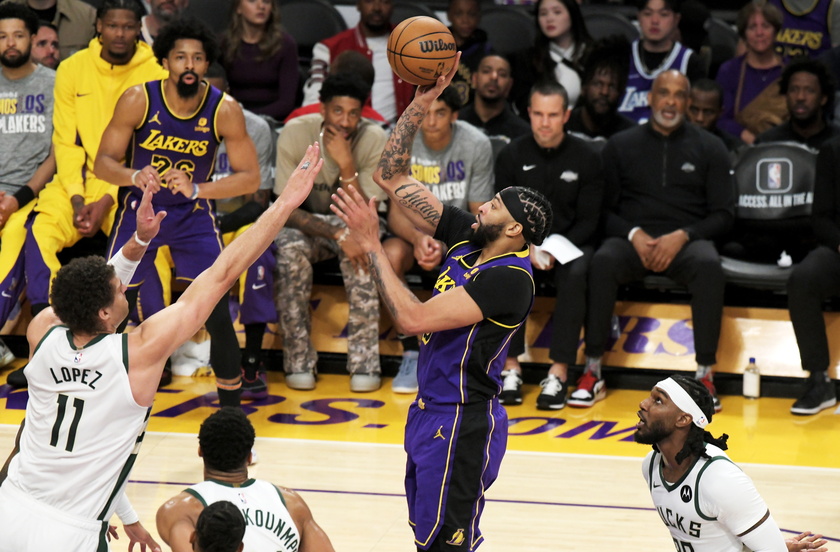 NBA - Milwaukee Bucks at Los Angeles Lakers - RIPRODUZIONE RISERVATA