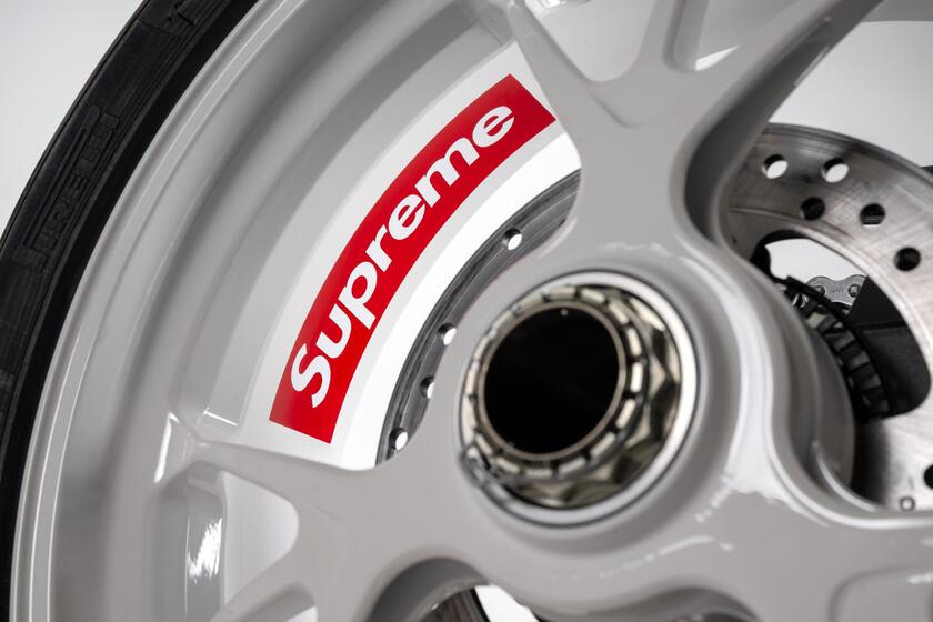 Ducati Streetfighter V4 Supreme