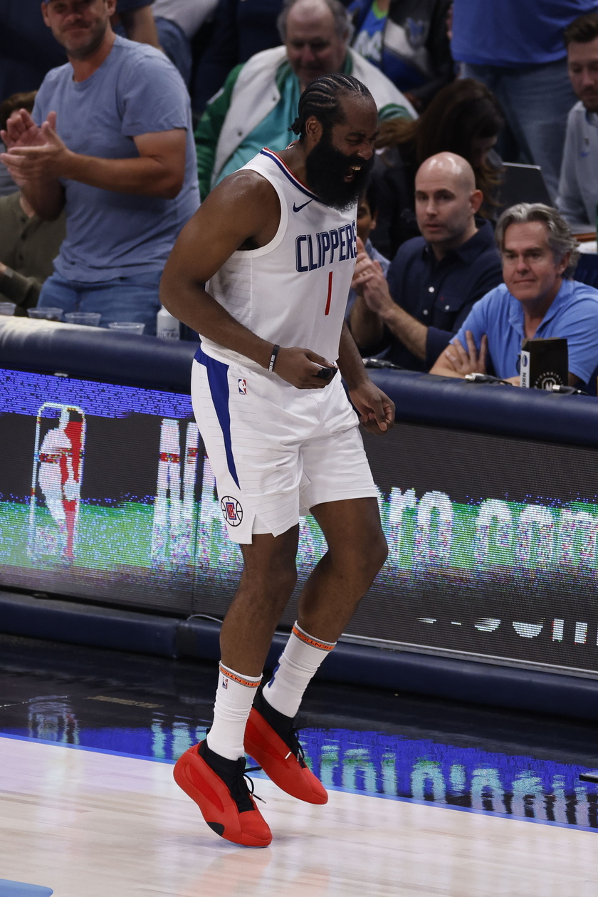 NBA Playoffs - Los Angeles Clippers at Dallas Mavericks