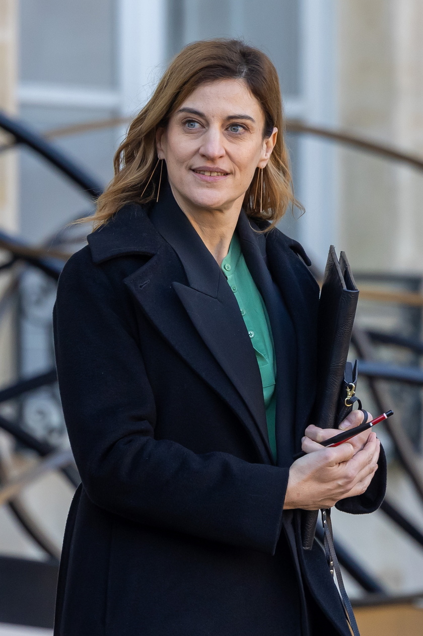 First Council of Ministers meeting of the new French government in Paris