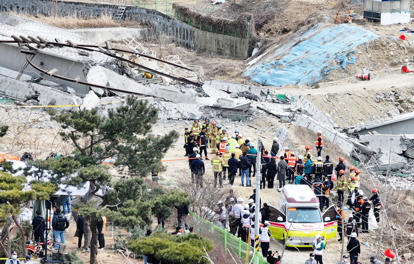 Bridge collapse at highway construction site in Anseong leaves three people dead