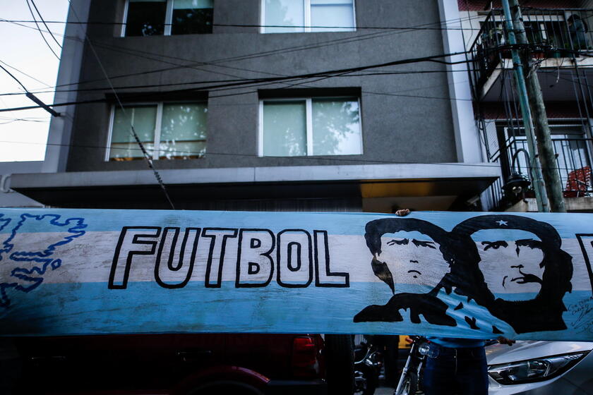 Maradona arrives at the hospital where he will be operated