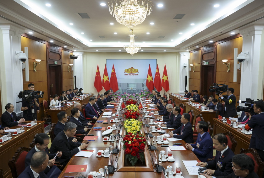Chinese President Xi Jinping visits Vietnam
