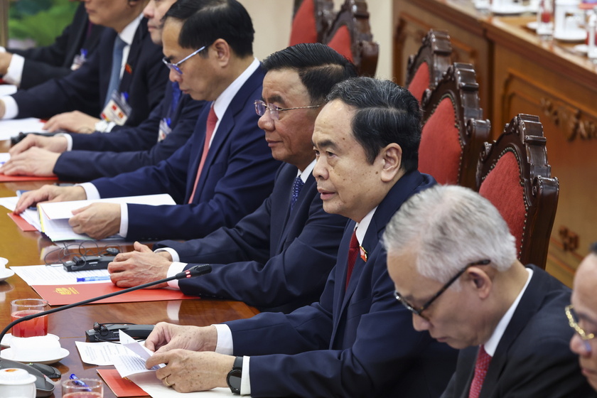 Chinese President Xi Jinping visits Vietnam