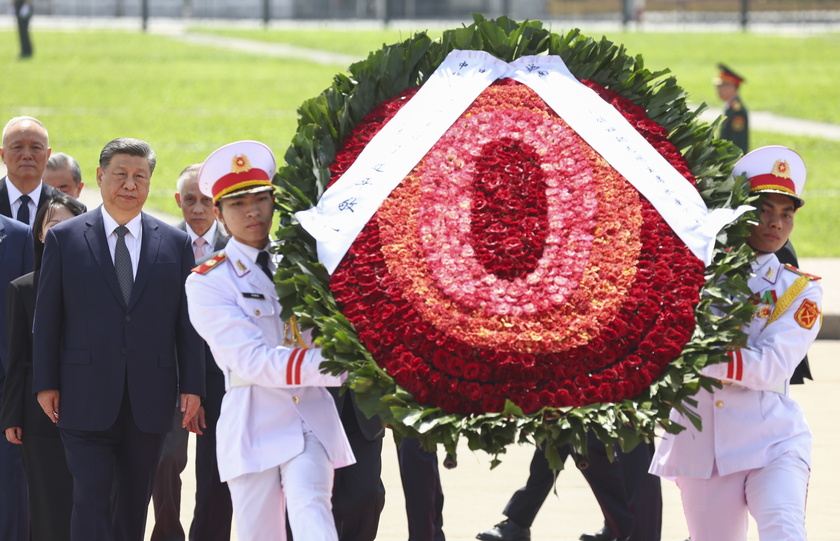 Chinese President Xi Jinping visits Vietnam
