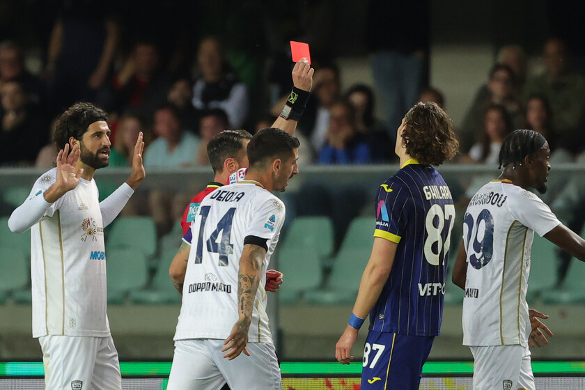 Soccer: Serie A; Hellas Verona FC vs Cagliari Calcio