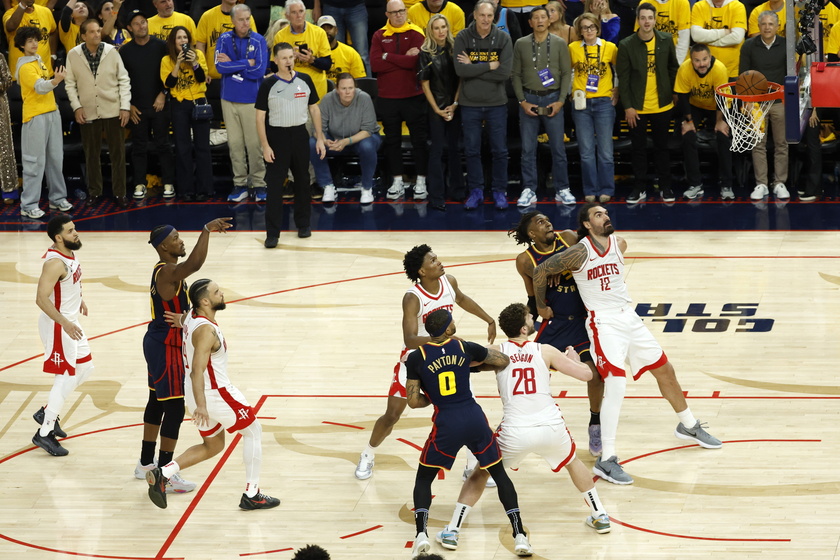NBA Western Conference First Round playoff game four - Houston Rockets at Golden State Warriors