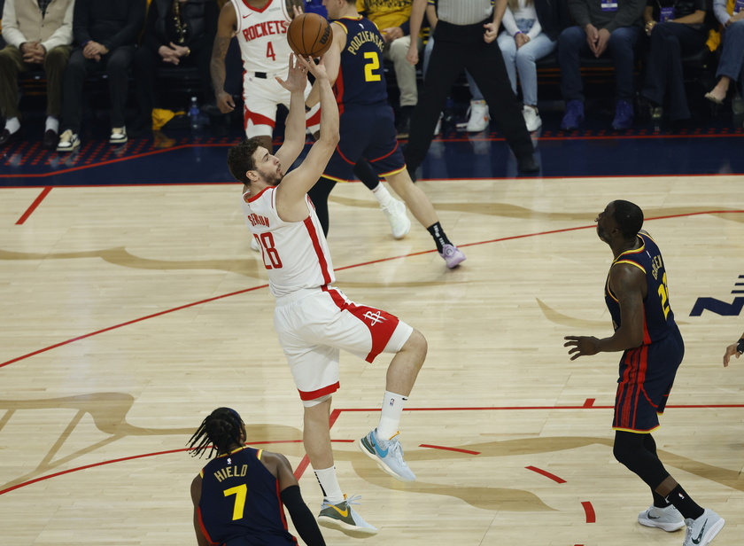 NBA Western Conference First Round playoff game four - Houston Rockets at Golden State Warriors