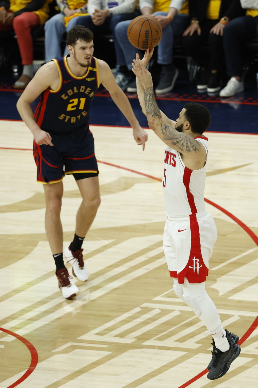 NBA Western Conference First Round playoff game four - Houston Rockets at Golden State Warriors