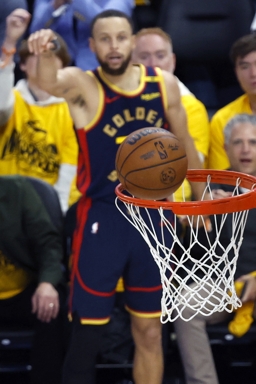 NBA Western Conference First Round playoff game four - Houston Rockets at Golden State Warriors
